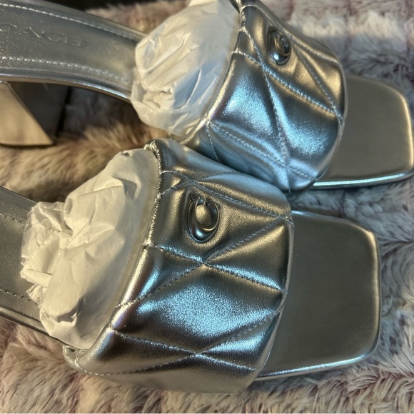 COACH womens leather Holly Block Heel Sandals With Quilting size 9.5 - Picture 3 of 7